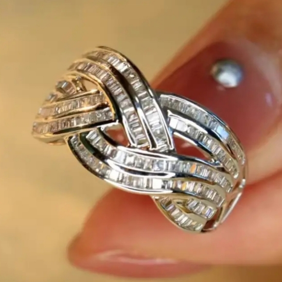 Silvertone Ring with Baguette Rhinestones - Picture 3 of 5